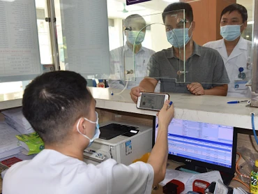 Người tham gia bảo hiểm y tế được hưởng nhiều tiện ích khi sử dụng ứng dụng VssID - Bảo hiểm xã hội để khám, chữa bệnh.