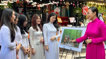 Triển lãm giới thiệu đến công chúng về vùng đất An Giang đa dạng sắc màu.