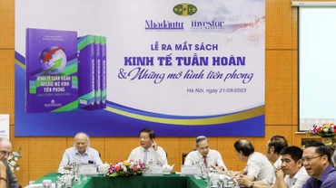 Các đại biểu tham dự lễ ra mắt cuốn sách 