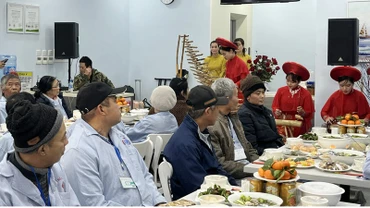 Người bệnh thưởng thức âm nhạc tại Chương trình Tết yêu thương-Cơm sum vầy”.