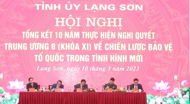 Đồng chí Phan Đình Trạc và lãnh đạo tỉnh Lạng Sơn chủ trì hội nghị tổng kết 10 năm Nghị quyết Trung ương 8, khóa XI.