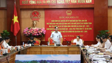 Đồng chí Thượng tướng Trần Quang Phương, Ủy viên Trung ương Đảng, Phó Chủ tịch Quốc hội làm việc với Ủy ban nhân dân tỉnh Lạng Sơn.