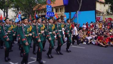 Các lực lượng tham gia Lễ diễu binh, diễu hành. (Ảnh: THẾ ANH)
