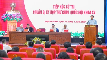 Đại biểu dự buổi tiếp xúc.
