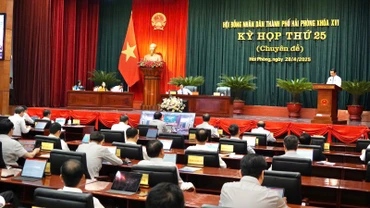 Quang cảnh kỳ họp.