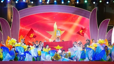 Tiết mục tại chương trình khai mạc hội diễn.