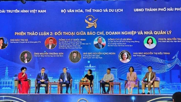 Đối thoại giữa báo chí, doanh nghiệp và nhà quản lý.