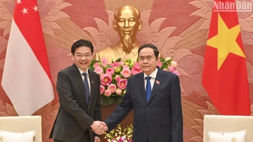 Chủ tịch Quốc hội Trần Thanh Mẫn và Thủ tướng Singapore Lawrence Wong.