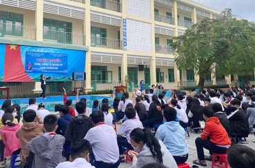 Tuyên truyền cho học sinh Đà Nẵng về tác hại của ma túy trong học đường.