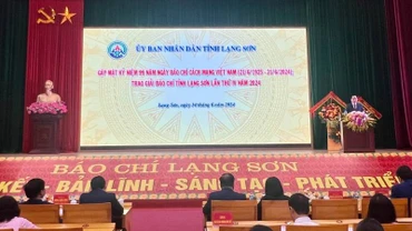 Đại diện lãnh đạo tỉnh Lạng Sơn cùng các đại biểu dự buổi gặp mặt Kỷ niệm 99 năm Ngày Báo chí cách mạng Việt Nam.