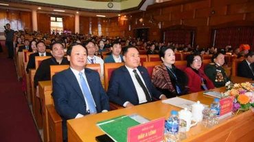 Đồng chí Hầu A Lềnh, Ủy viên Trung ương Đảng, Bộ trưởng, Chủ nhiệm Ủy ban Dân tộc, cùng lãnh đạo tỉnh Lạng Sơn dự Đại hội đại biểu các dân tộc thiểu số tỉnh Lạng Sơn lần thứ IV năm 2024.