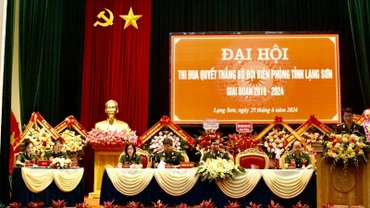 Đoàn chủ tịch điều hành Đại hội thi đua quyết thắng của Bộ chỉ huy Bộ đội Biên phòng tỉnh Lạng Sơn.