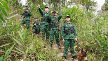 Cán bộ, chiến sĩ Bộ đội Biên phòng tỉnh Lạng Sơn, tuần tra, kiểm soát, trên tuyến biên giới.