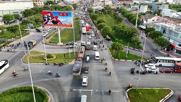 Chiều 30/8, trong ngày làm việc cuối cùng trước kỳ nghỉ lễ Quốc khánh, giao thông tại khu vực cửa ngõ phía tây Thành phố Hồ Chí Minh không xảy ra tình trạng kẹt xe nhiều .