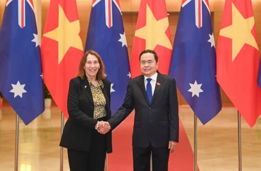Chủ tịch Quốc hội Trần Thanh Mẫn và Chủ tịch Thượng viện Australia Sue Lines.