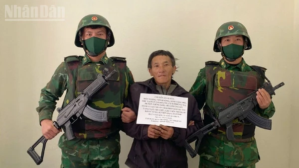 Đối tượng Nênh Sồng bị lực lượng Bộ đội Biên phòng tỉnh Sơn La bắt giữ.