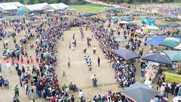 Hàng nghìn người dân và du khách đã tới tham dự các hoạt động trong Ngày hội Văn hóa, Thể thao và Quảng bá du lịch vùng đồng bào dân tộc thiểu số và miền núi xã Tường Hạ.