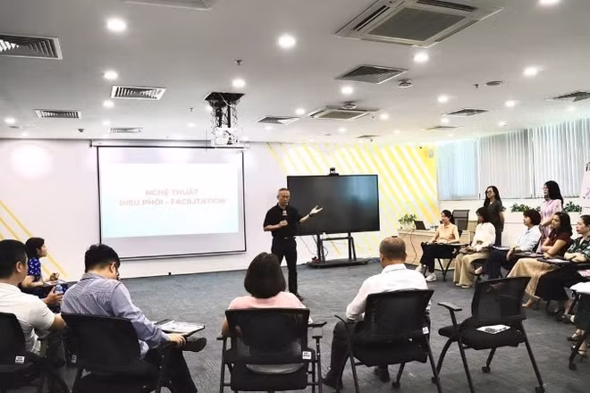 Văn hóa học tập được ROX Group xây dựng như một phần trong chiến lược phát triển con người, từ mỗi cán bộ nhân viên đến đội ngũ lãnh đạo.