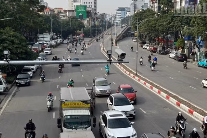 Tình hình trật tự an toàn giao thông trong ngày được bảo đảm, không xảy ra ùn tắc giao thông kéo dài và tai nạn giao thông nghiêm trọng.