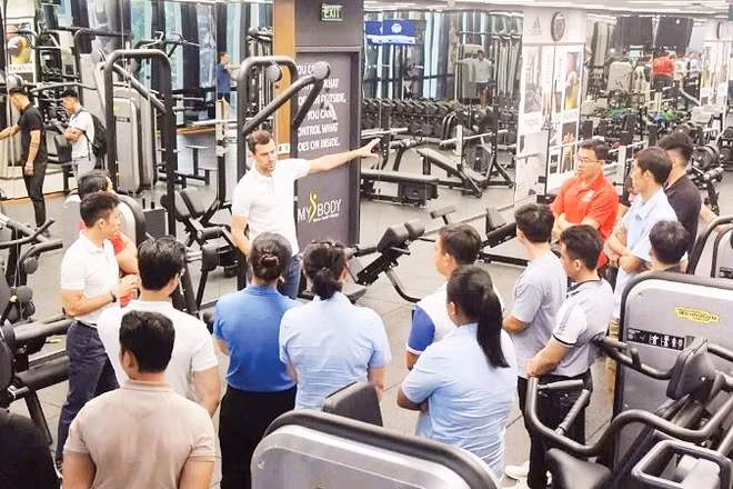 Chuyên gia của EVO Việt Nam hướng dẫn việc huấn luyện thể thao, sơ cứu và hồi phục chấn thương.