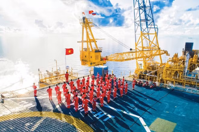 Petrovietnam giữ vai trò quan trọng trong an ninh quốc phòng.