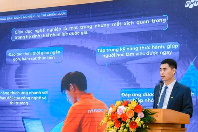Ông Vũ Chí Thành - Hiệu trưởng Trường cao đẳng FPT Polytechnic phát biểu tại hội nghị.