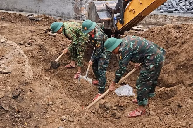 Đội quy tập 584 tìm kiếm hài cốt liệt sĩ tại Di tích Trường Bồ Đề.