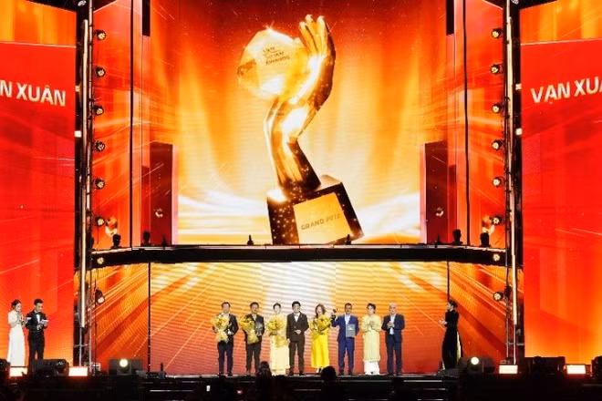VinFast giành “bộ tứ” giải thưởng tại Vạn Xuân Awards: Dấu mốc của thương hiệu dẫn dắt