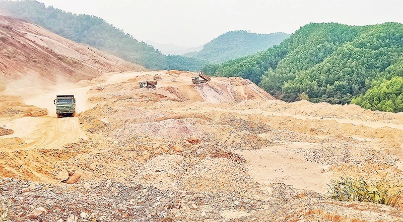 Bãi thải mỏ sắt Tiến Bộ ở phường Linh Sơn đã được tỉnh Thái Nguyên đồng ý chủ trương sử dụng đất thải làm vật liệu san lấp các khu, cụm công nghiệp, dân cư, đô thị, giao thông.