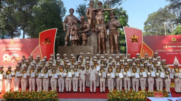 Công an Thành phố Hồ Chí Minh vinh danh 80 cán bộ, chiến sĩ tiêu biểu trong lực lượng.