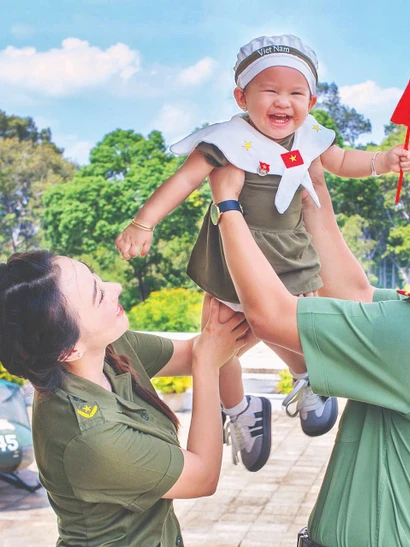 Hạnh phúc trong thời bình. (Tác giả NGUYỄN MẠNH CƯỜNG) 