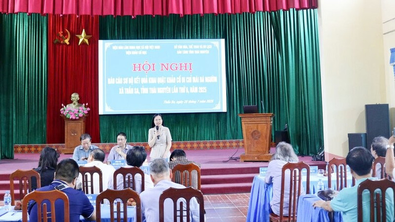 Tại hội nghị báo cáo kết quả sơ bộ khai quật di chỉ Mái Đá Ngườm lần thứ 6, năm 2025 mới đây, nhiều nhà khảo cổ, khoa học tin rằng đây là di chỉ đầu tiên có thể giúp tìm hiểu quá trình chuyển tiếp từ trung sang hậu kỳ đá cũ. rsz-nguom.jpg