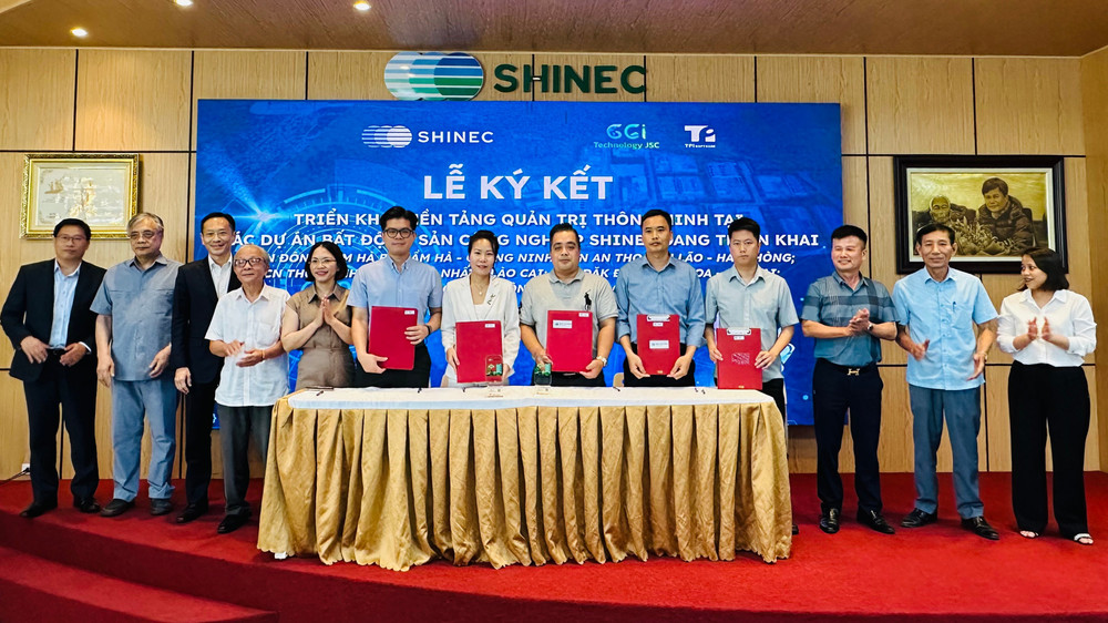 Lễ ký kết triển khai nền tảng quản trị thông minh tại các dự án khu công nghiệp. img-7188.jpg