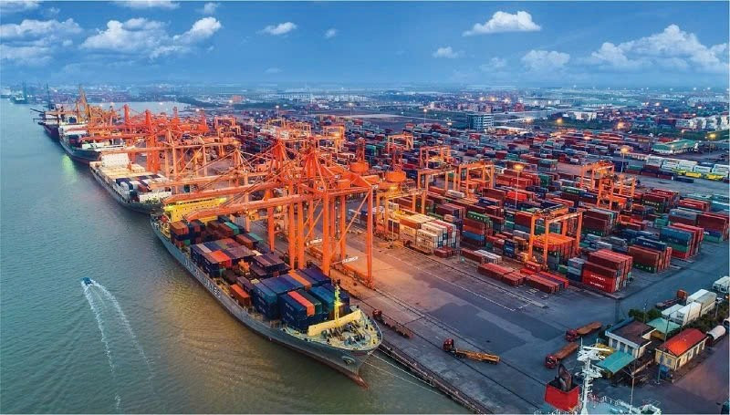 Cảng biển Hải Phòng đóng vai trò trung tâm logistics của khu vực phía bắc. 25171995b1dd02835bcc.jpg