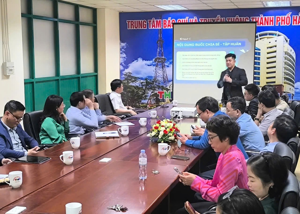 Triển khai ứng dụng Ai Hải Phòng tại trung tâm Báo chí và Truyền thông Hải Phòng. fb0c715d5527e179b836.jpg
