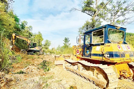 Nhà thầu tập trung máy móc thi công đoạn cuối tuyến ở phường Bắc Kạn, tỉnh Thái Nguyên.