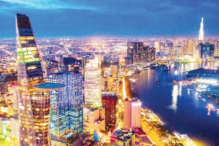 Một góc Thành phố Hồ Chí Minh hôm nay. (Ảnh HOÀNG TRIỀU)