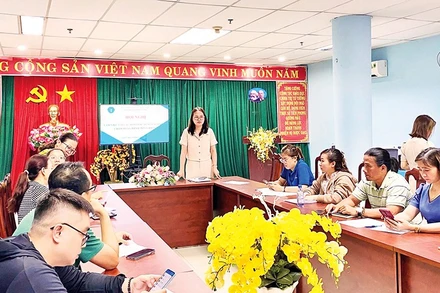 Cơ quan Bảo hiểm xã hội Thành phố Hồ Chí Minh kiểm tra công tác thu hồi nợ đọng bảo hiểm xã hội. (Ảnh QUÝ HIỀN) 