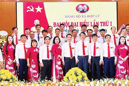 Ban Chấp hành Đảng bộ xã Hợp Lý ra mắt Đại hội. 