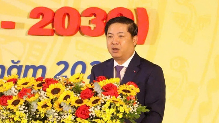 Na sjezdu promluvil soudruh Luong Nguyen Minh Triet, tajemník stranického výboru provincie Dak Lak. luong-nguyen-minh-triet.jpg