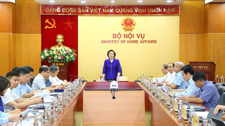Bộ trưởng Nội vụ Phạm Thị Thanh Trà phát biểu tại hội nghị giao ban. (Ảnh Moha) hoi-nghi-giao-ban-bo-noi-vu-thang-8-nam-2025.jpg