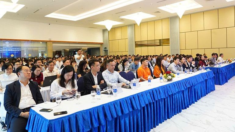 Σκηνή συνεδρίου. 3.jpg