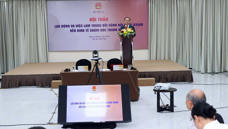 Quang cảnh hội thảo. thu-truong-noi-vu-vu-chien-thang-3.jpg
