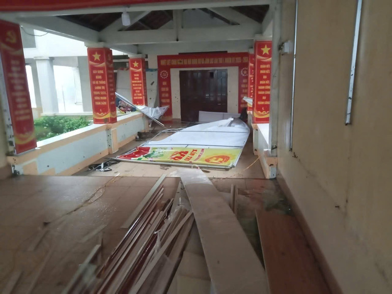 Bão số 5 gây nhiều thiệt hại ở Hà Tĩnh. (Ảnh NGÔ TUẤN) bao-so-5-quet-qua-hatinh-1.jpg