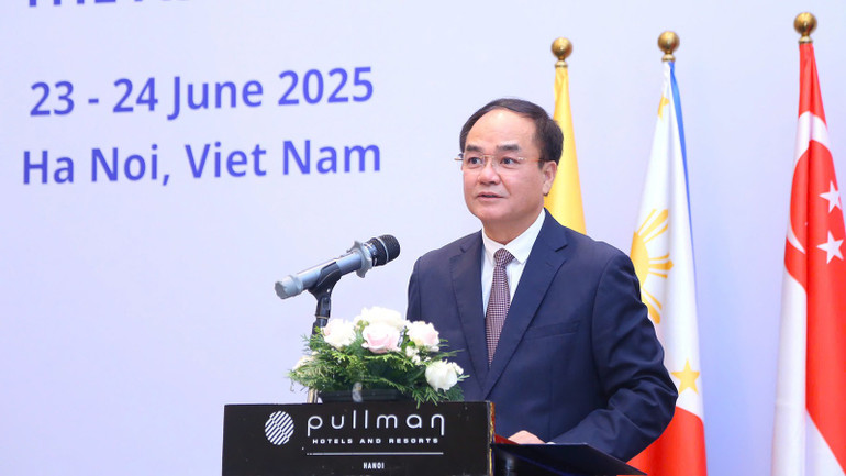 Thứ trưởng Nội vụ Vũ Chiến Thắng phát biểu tại Cuộc họp. (Ảnh: MOHA) thu-truong-noi-vu-vu-chien-thang.jpg