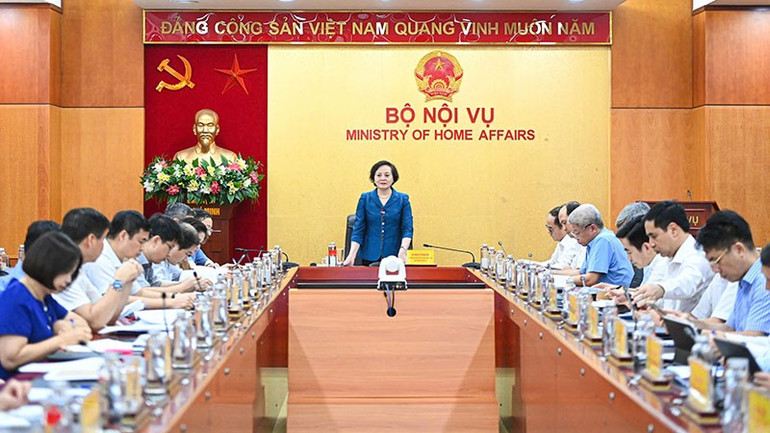 Bộ trưởng Nội vụ Phạm Thị Thanh Trà chủ trì Hội nghị. (Ảnh: MOHA) bo-truong-noi-vu-pham-thi-thanh-tra-tai-hoi-nghi-giao-ban-6-thang-dau-nam-2025-1.jpg
