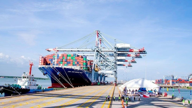 Tàu container lớn nhất thế giới cập cảng Cái Mép, thị xã Phú Mỹ, tỉnh Bà Rịa-Vũng Tàu. (Ảnh: nhandan.vn) vungtau.jpg