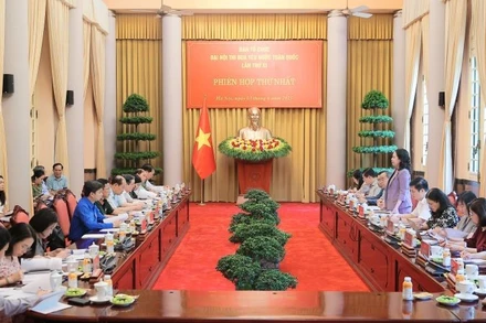 Toàn cảnh phiên họp.