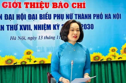 Bà Phạm Thị Thanh Hương, Phó Chủ tịch Thường trực Hội Liên hiệp Phụ nữ Hà Nội, phát biểu tại cuộc họp báo.