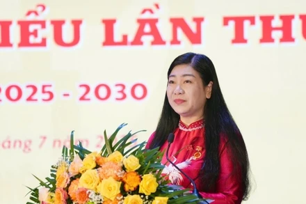 Chủ tịch Ủy ban Mặt trận Tổ quốc Việt Nam thành phố Hà Nội Nguyễn Lan Hương phát biểu tại Đại hội.